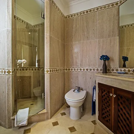 Apartmán Sleeps 4 With Pool Air Con And Wifi