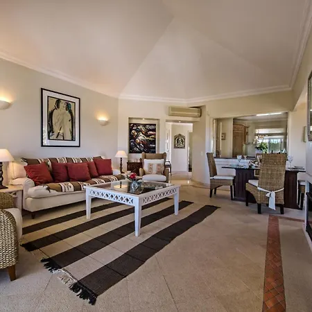 Sleeps 4 With Pool Air Con And Wifi * Quinta do Lago